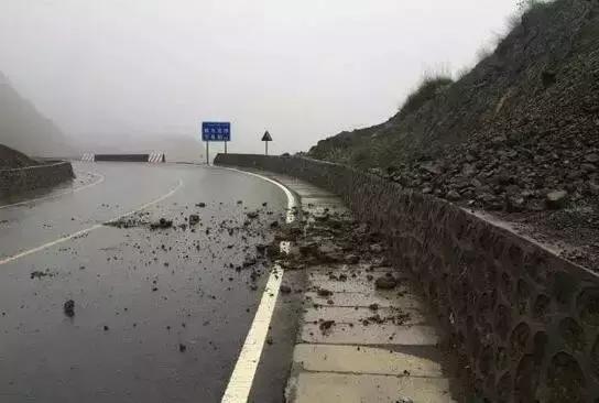 一言不合就下雨了视频,气象台持续暴雨