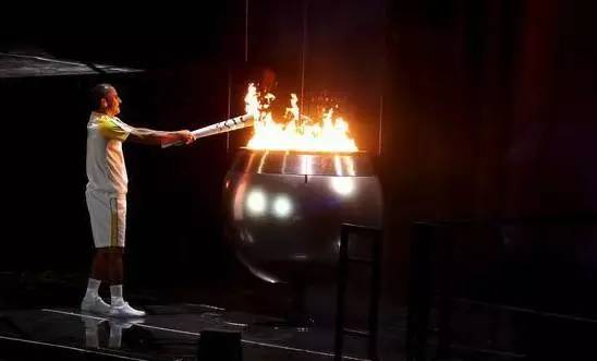 里约奥运会巴西名模开幕式走秀,里约奥运会开幕式桑巴