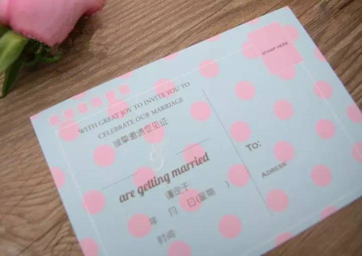 这张婚礼请柬有“毒”,还不速来围观!