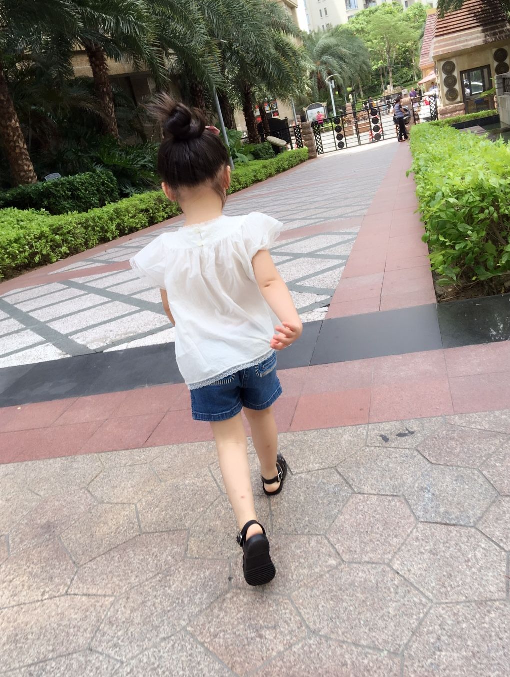 品牌童装清仓大放送,童装大清仓视频