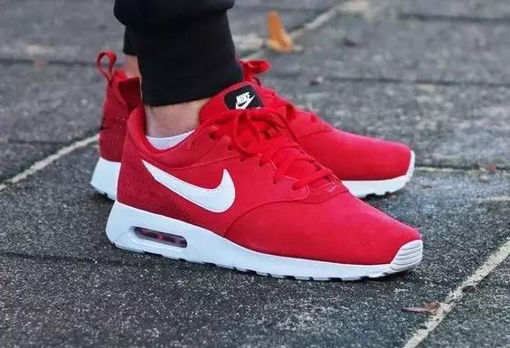 球鞋/最爱脚下那抹红，今夏潮人都得踩个它