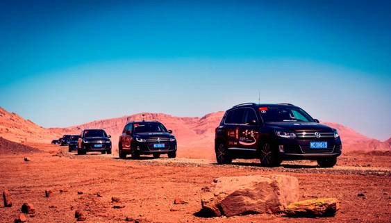 超多美图慎入！开神车，走丝路，这些不可思议的美景就在中国！