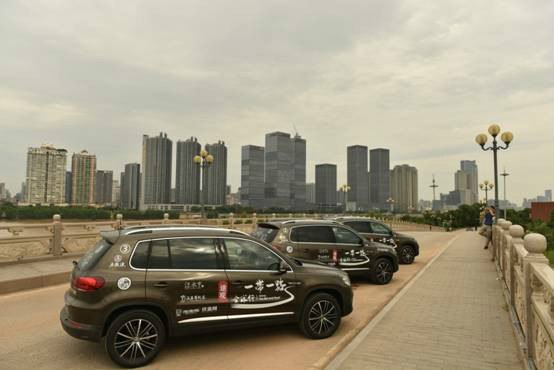 超多美图慎入！开神车，走丝路，这些不可思议的美景就在中国！