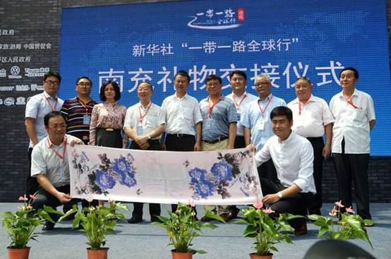 超多美图慎入！开神车，走丝路，这些不可思议的美景就在中国！