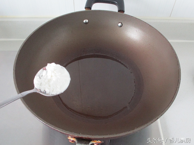 煎鱼掉皮怎么继续做红烧鱼,煎鱼怎么不粘锅不掉皮红烧