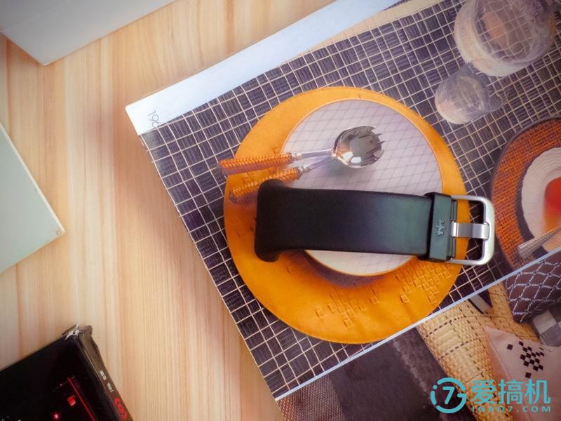 乐心运动手表充电,乐心运动手表显示实时数据