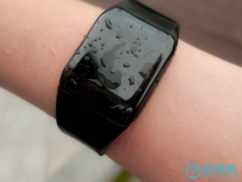 乐心运动手表充电,乐心运动手表显示实时数据