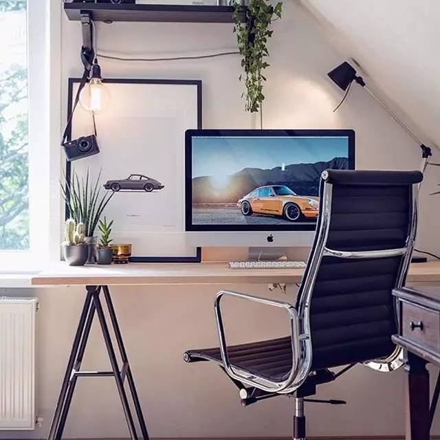 设计师办公桌VS普通人的办公桌，我方了