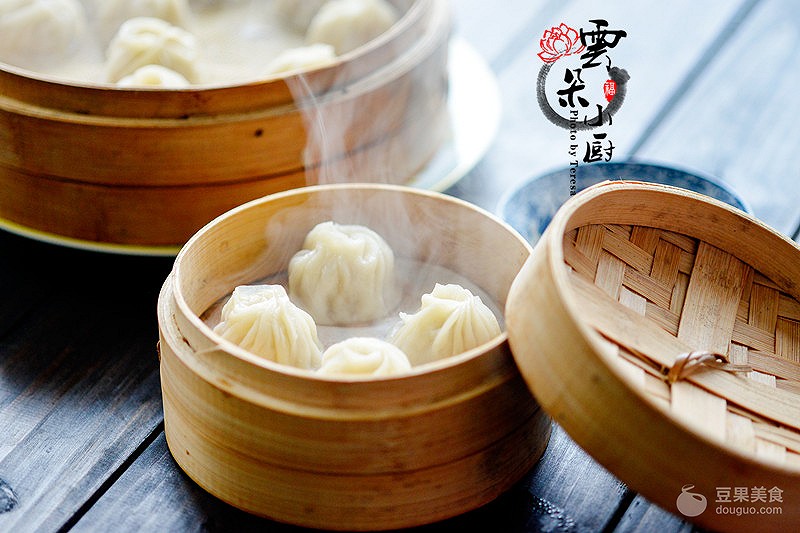 鲜汁四溢的小笼汤包——附详细包子手法图