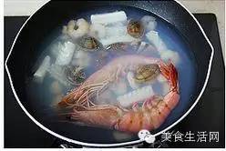 海鲜芝士焗饭做法,海鲜芝士焗米饭