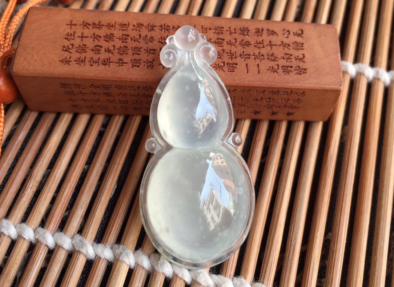 如何辨别没有制作的翡翠,如何鉴别翡翠做假