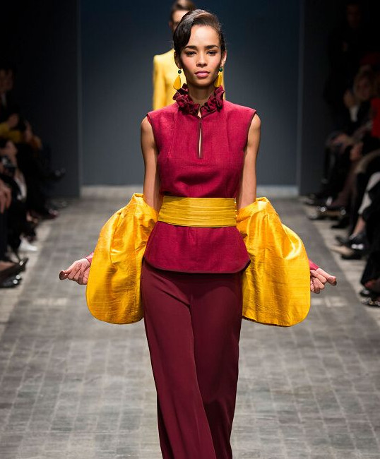 不要再说中国队服丑了明明时尚圈的西红柿炒蛋很美