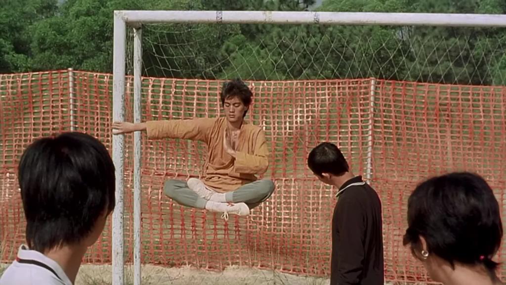 周星驰将少林足球踢进了世界杯,周星驰少林足球庆祝动作