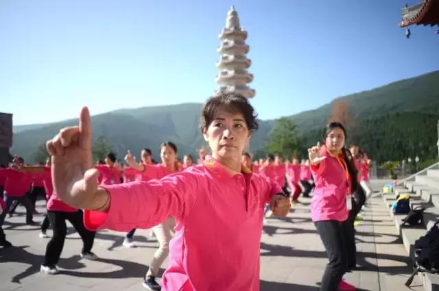 7天6夜爬五岳,历时7小时到达五台山