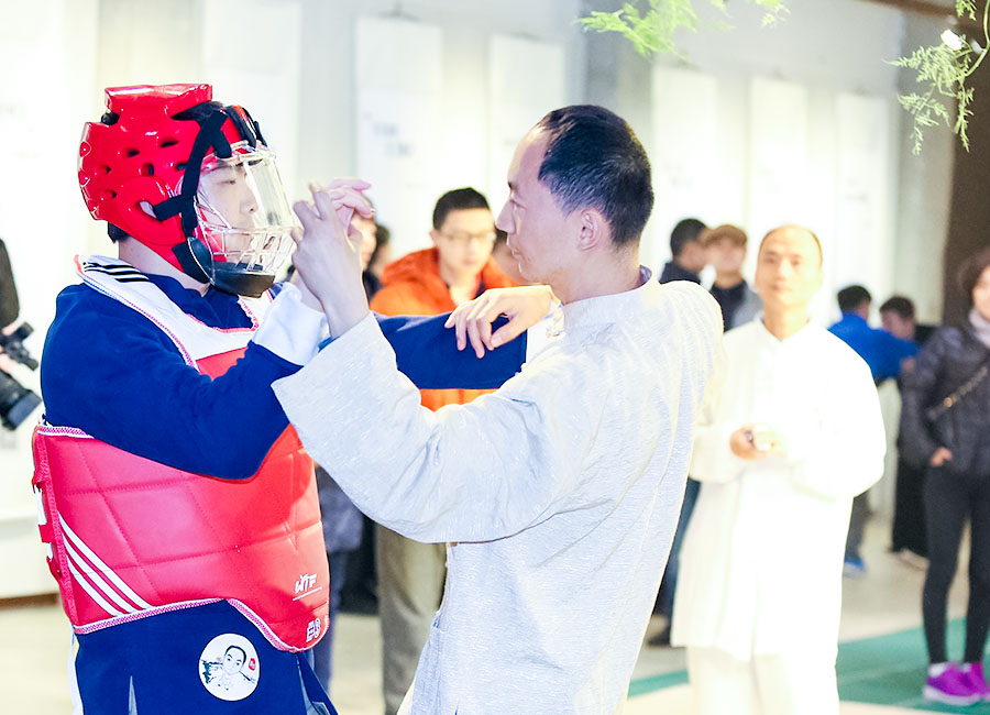 太极拳圆裆正确做法,太极拳的圆裆示意图