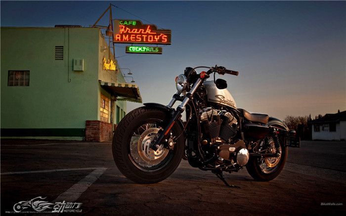 哈雷戴维森1200custom改装,哈雷戴维森1200需要更换几种油