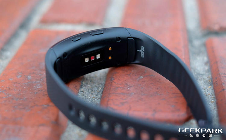 涓夋槦鎵嬬幆gearfit3娴嬭瘎,涓夋槦鎵嬬幆gearfit2鍔熻兘