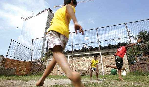 在里约热内卢的一个贫民窟里面,在里约热内卢里的一个贫民窟