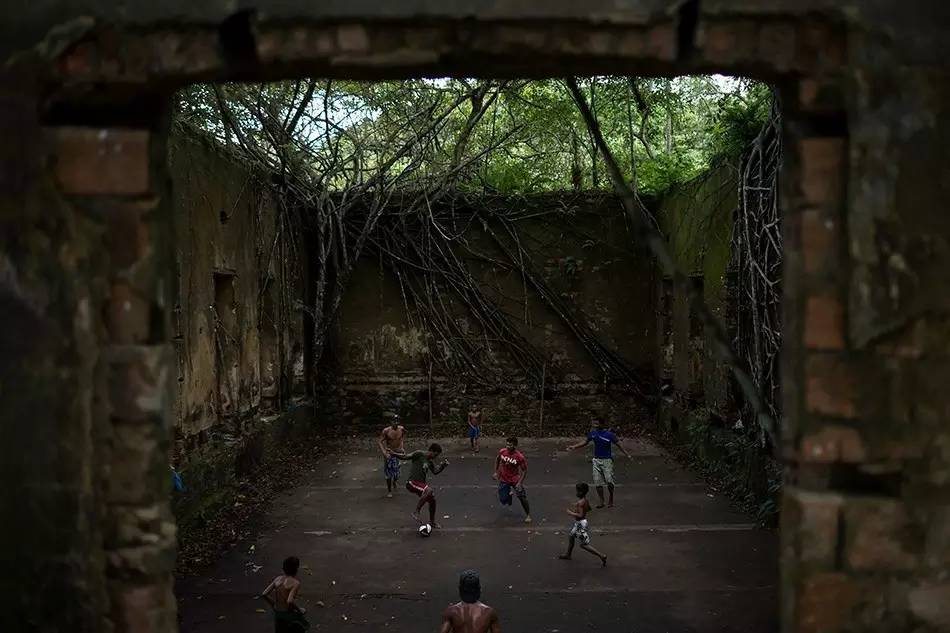 任你们怎么笑话里约，全世界旅行者就是爱它|里约专题足球篇