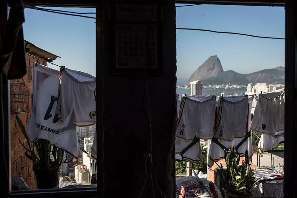 任你们怎么笑话里约，全世界旅行者就是爱它|里约专题足球篇