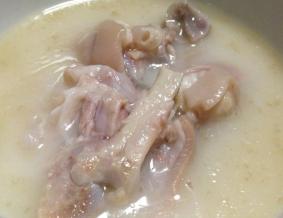 怎样快速做好一锅汤汁浓、白、稠的猪蹄