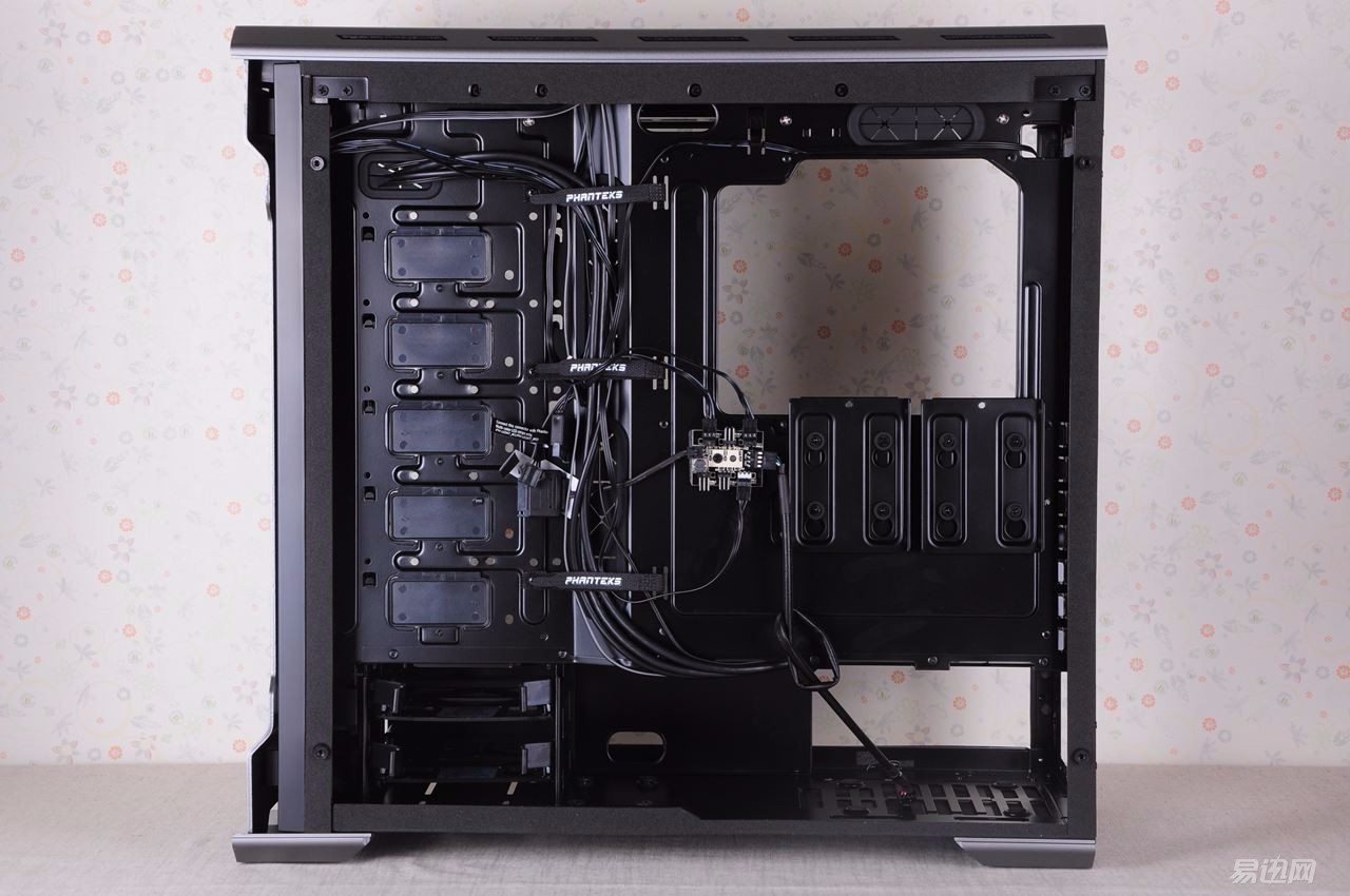 据说这板子和机箱搭配能释放洪荒之力