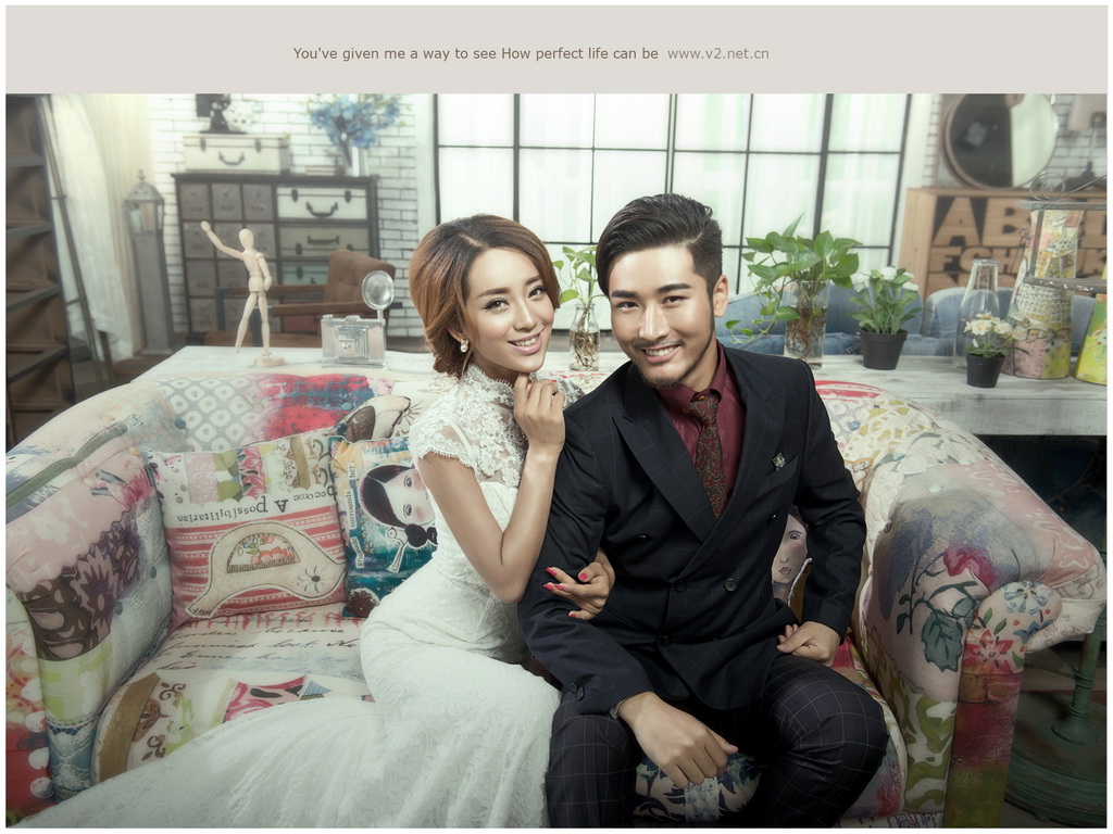 平胸新娘婚纱挑选及穿着技巧分享,新娘如何选择婚纱礼服颜色