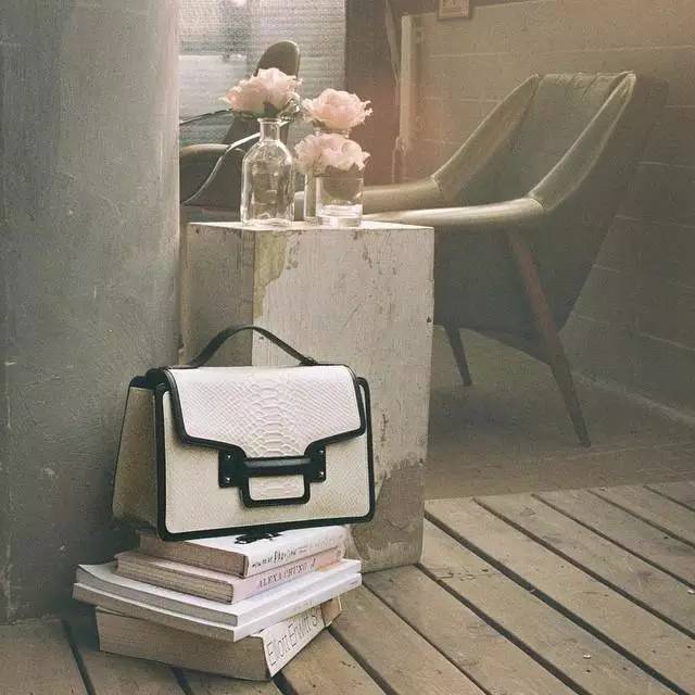 朴信惠、秀智、宋慧乔，韩剧女主背的包都扒出来啦！