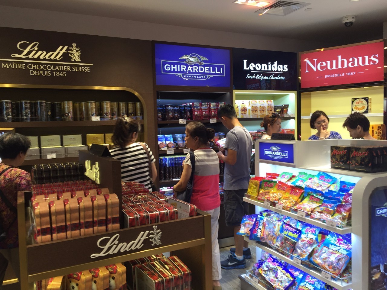 上海市内免税店购物条件,上海市进口商品免税店