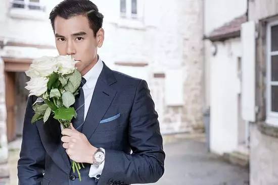 易刻 | 分针时针相遇的美妙 七夕用对表表达爱意