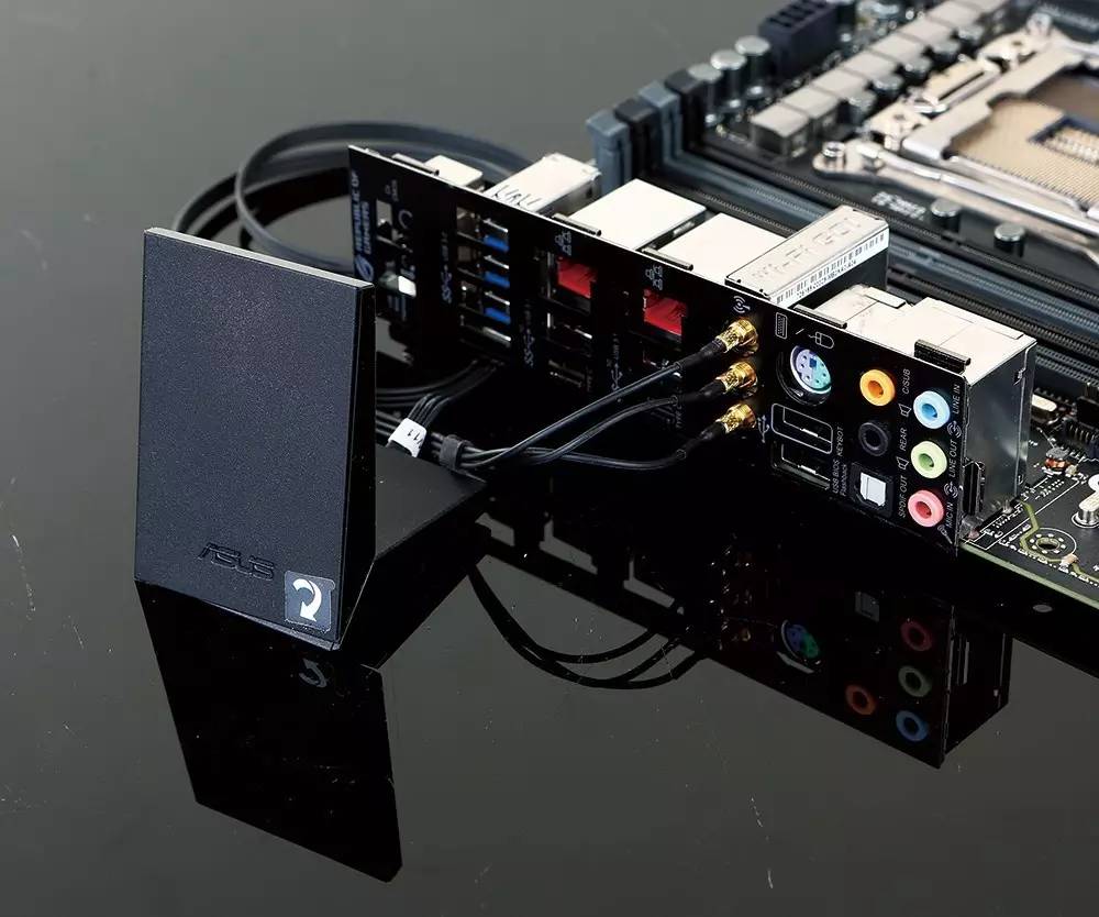 r5e10周年配什么机箱,r5e主板功能介绍