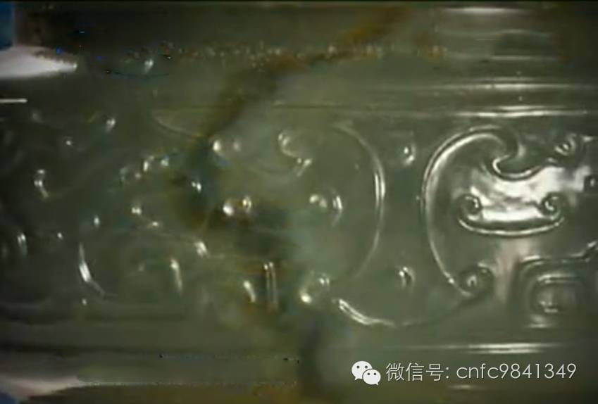 台湾老伯的香炉当玻璃工艺品祖传几代人，幸好没仍。