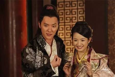 陈柏霖对林依晨动心,陈柏霖喜欢林依晨吗