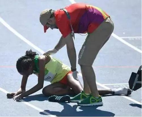 吃瓜群众来了完整视频,吃瓜群众来吃瓜