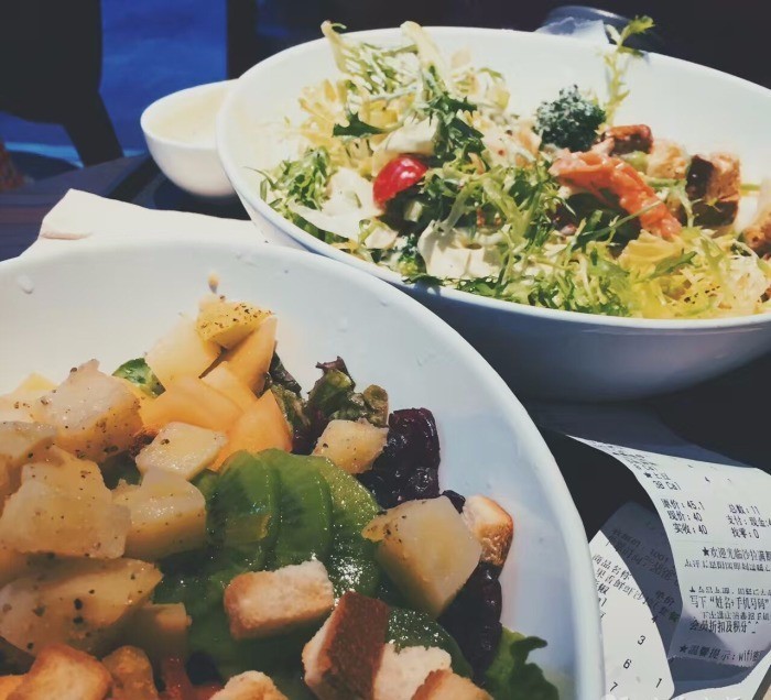 今天虹口足球场,虹口足球场坐满的盛况