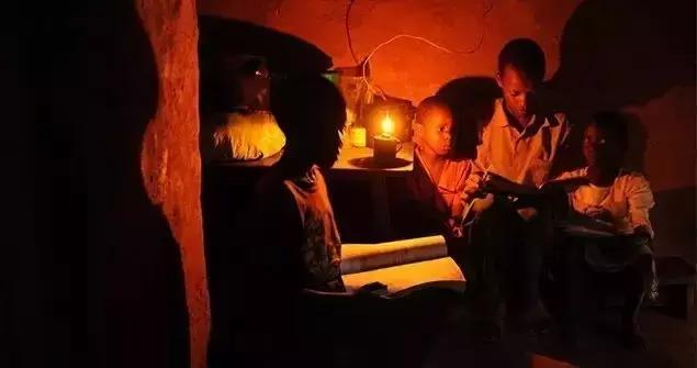 这颗足球居然惊动了奥巴马！还带给10000+孩子快乐！