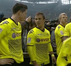 足球球员搞怪图片,足球搞笑庆祝动作gif