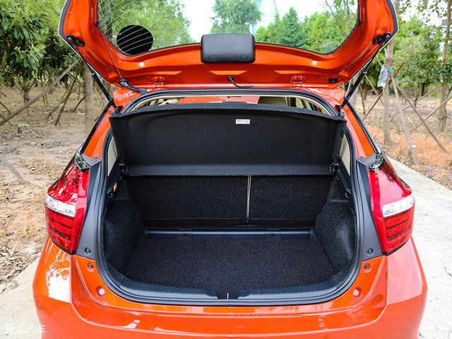 yarisl致炫试驾,最新款yarisl致炫试驾