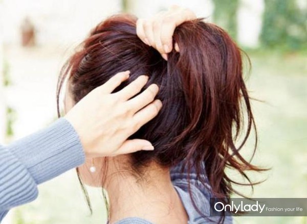 日本妹子的头发怎么扎,日本女生打理发型教程