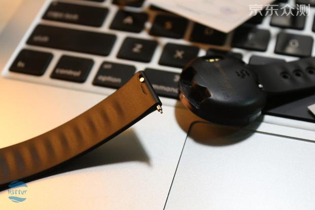 能刷门禁卡公交卡的智能手环,可以扫卡的智能手环