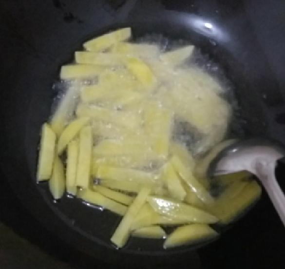 干锅虾家常做法简单好吃,干锅虾中可以放什么干锅虾配菜