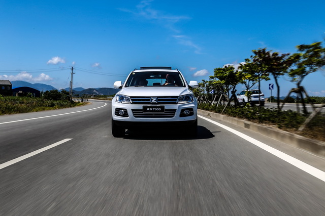 众泰t600自动挡2.0t豪华版日行灯,2016款众泰t600运动版2.0t二手车