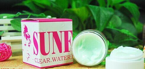 请不要把你的东西放到别人手里,请不要拿着别人的东西送人