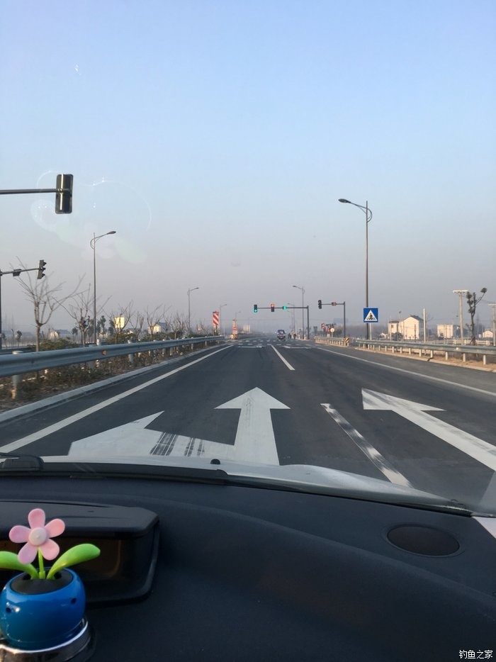 天气晴朗钓鱼,东北风天气钓鱼最佳钓位