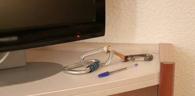 国外飞机上安检时丢失物品怎么办,坐飞机行李怎么放才不会被偷