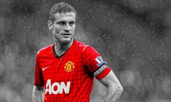 那个教我们做男人的硬汉，退役了