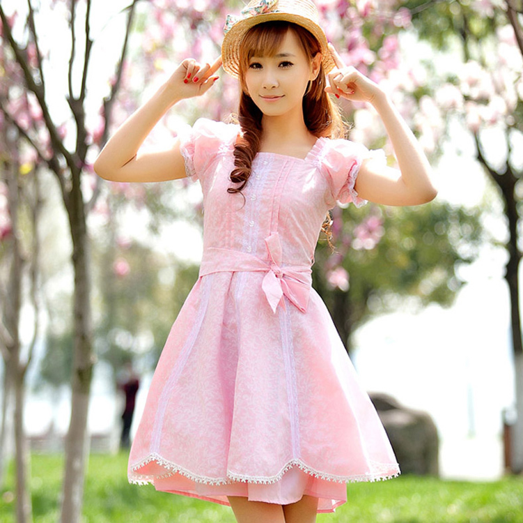 你穿上小时候梦想的公主裙了吗,女孩为了圆公主梦打造12套公主裙