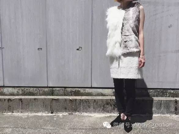 你们平时穿去洗澡的拖鞋，现在可潮了呢～