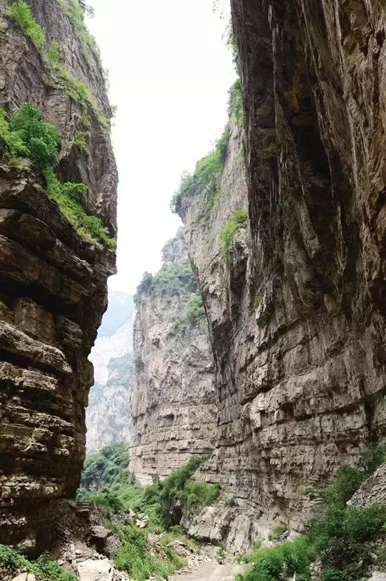 灵石县红崖峡谷攻略,灵石红崖峡谷口