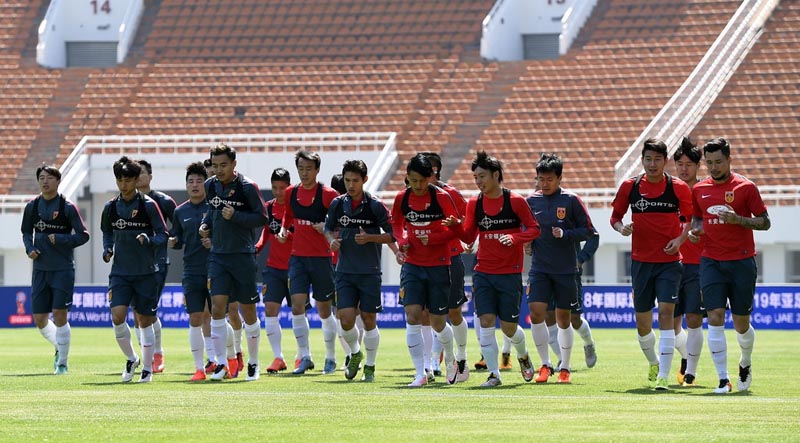 国足训练服风雨衣,中国国足黄色球衣训练服